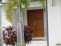 contemporary-door-and-sidelight-entries-4