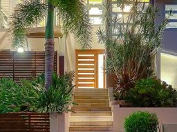 contemporary-pivot-door-and-sidelight-entries-64