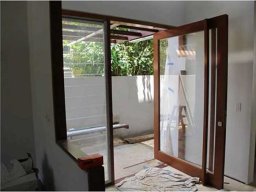contemporary-pivot-door-and-sidelight-entries-68