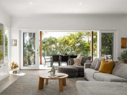 2-sliding-doors-135