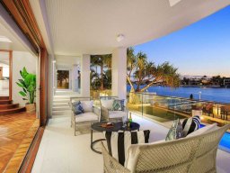 2-sliding-doors-170