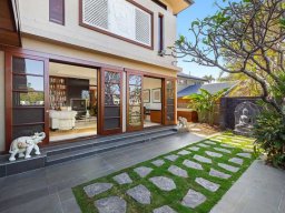 2-sliding-doors-203