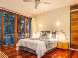 2-sliding-doors-56