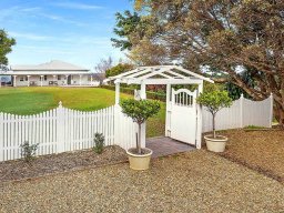 traditional-gates-33